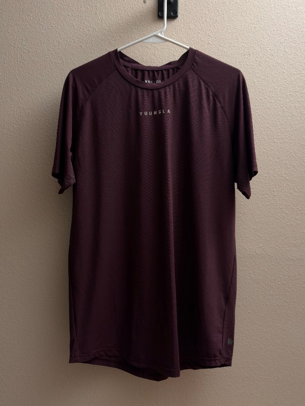 YOUNGLA FITTED PERFORMANCE SHIRT